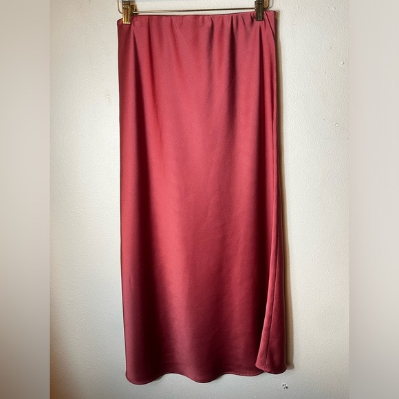 If Only Studio Saxs 5th Avenue Silky Style Pink MIDI Skirt Size S - Picture 3 of 5